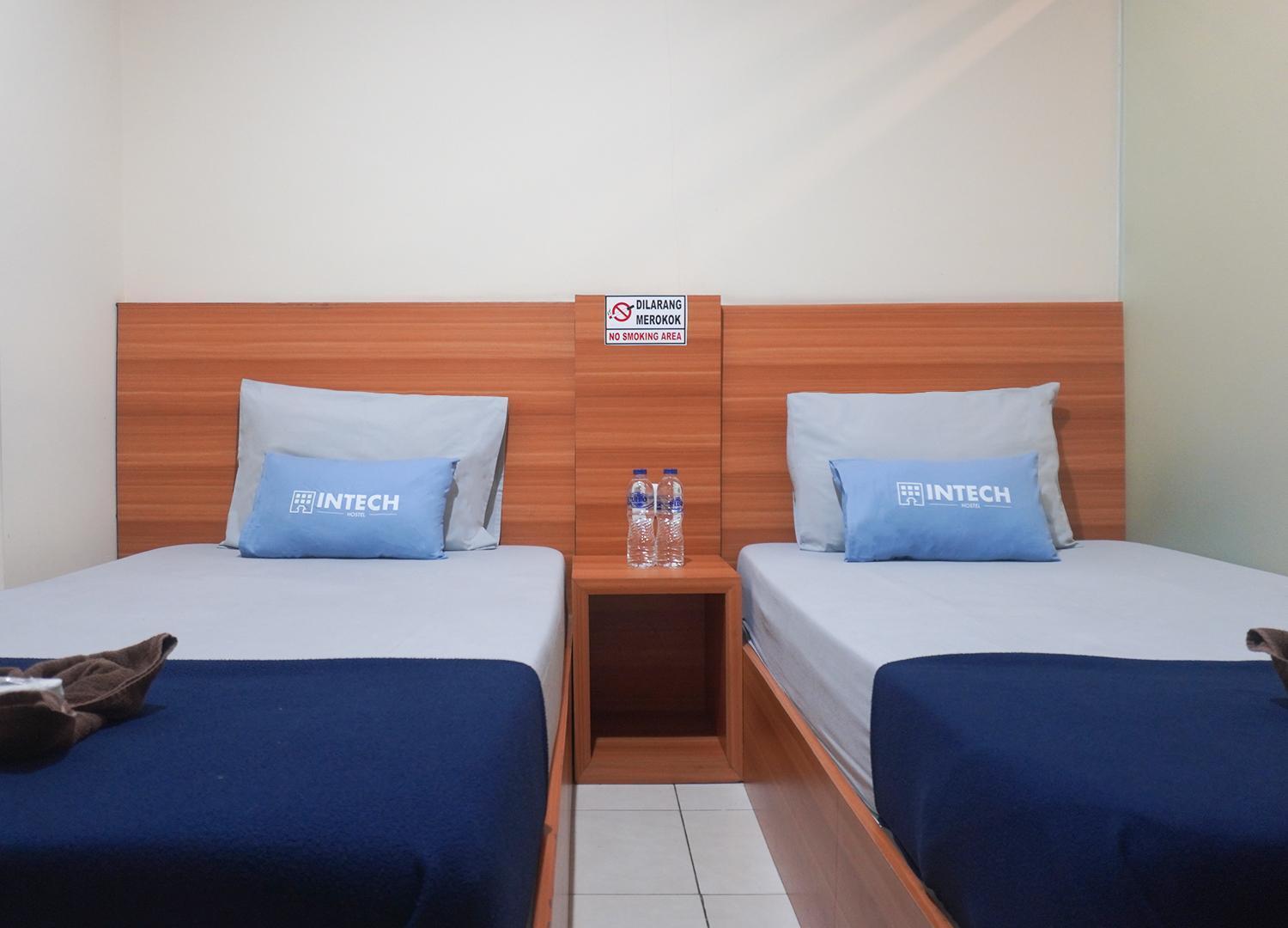 Intech Hostel Bandung Bagian luar foto